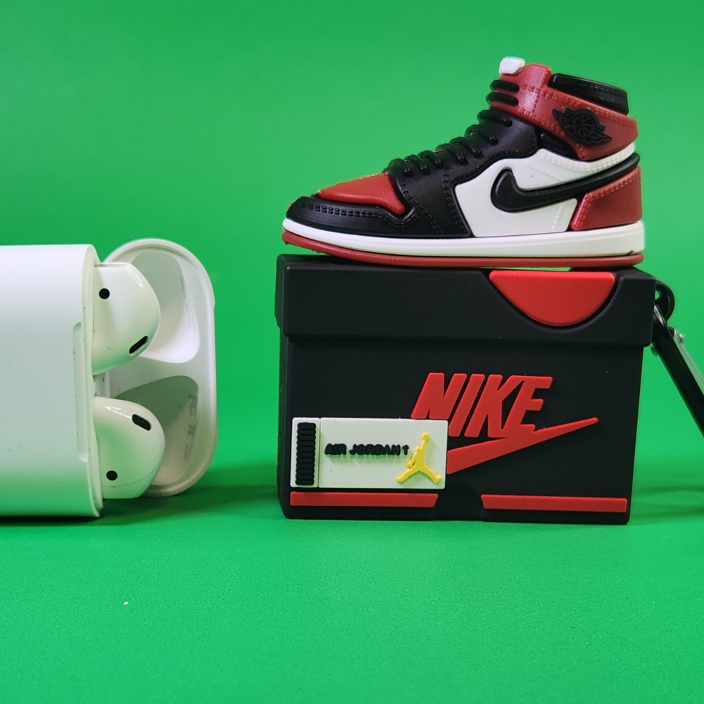Nike Airpods Case, fits Airpods 1 & 2, looks like Nike Jordan Sneaker Keychain